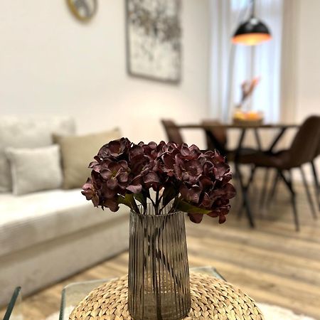 Designer City Apartment In Top Lage Fuer 6 Gaeste Karlsruhe Buitenkant foto
